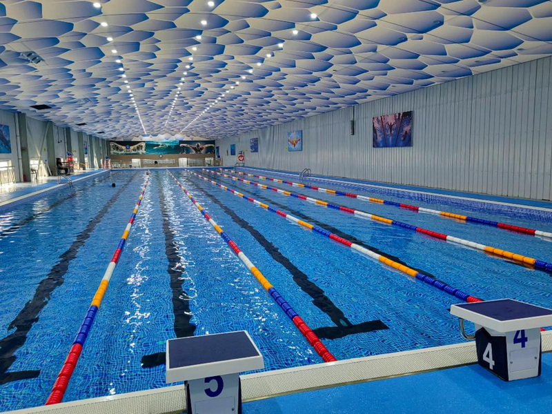 游泳馆场地